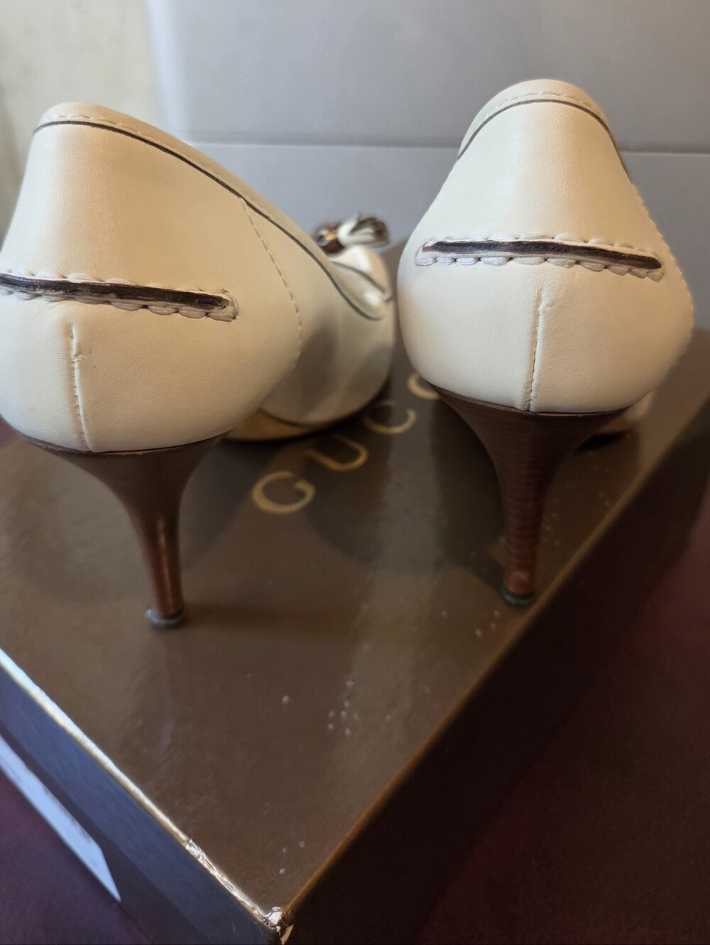 GUCCI Cream Leather Bamboo Tassel Pumps Wooden Heel Shoes Size 8 B Italy - Picture 9 of 15